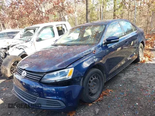 2013 Volkswagen Jetta Sedan SE with VIN 3VWDP7AJ8DM395980, listed as a IAAI auction lot 41013666 with 142,537 mi miles. Bid and sale history available at carsss.com. Image 21.