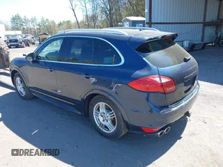 2012 Porsche Cayenne S z VIN WP1AB2A27CLA49899, wystawiony jako IAAI lot #42081215 z przebiegiem 147 920 mil mil oraz . Historia ofert i sprzedaży dostępna na DreamBid. Obrazek 3.