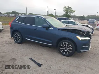 2023 Volvo XC60 Plus Bright Theme with VIN YV4L12RN4P1375945, listed as a IAAI auction lot 41945980 with 27,609 mi miles. Bid and sale history available at carsss.com. Image 1.