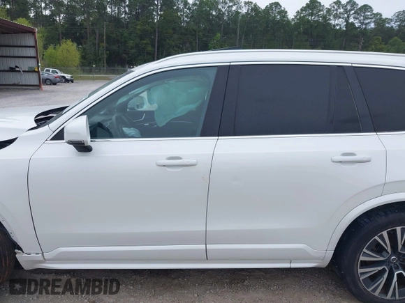 2020 Volvo XC90 Momentum with VIN YV4102PK4L1549137, listed as a IAAI auction lot 41899599 with 91,773 mi miles. Bid and sale history available at carsss.com. Image 15.