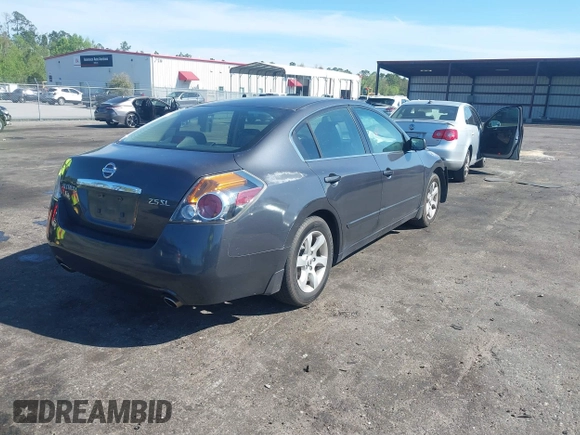 2008 Nissan Altima 2.5 with VIN 1N4AL21E58N559646, listed as a IAAI auction lot 41884370 with 152,337 mi miles. Bid and sale history available at carsss.com. Image 4.