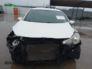 2016 Kia Forte EX with VIN KNAFX4A82G5450616, listed as a IAAI auction lot 42107042 with 131,419 mi miles. Bid and sale history available at carsss.com. Image 6.