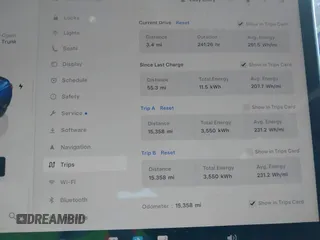 2023 Tesla Model 3 z VIN 5YJ3E1EA2PF557011, wystawiony jako IAAI lot #42347980 z przebiegiem 15 358 mil mil oraz . Historia ofert i sprzedaży dostępna na DreamBid. Obrazek 7.