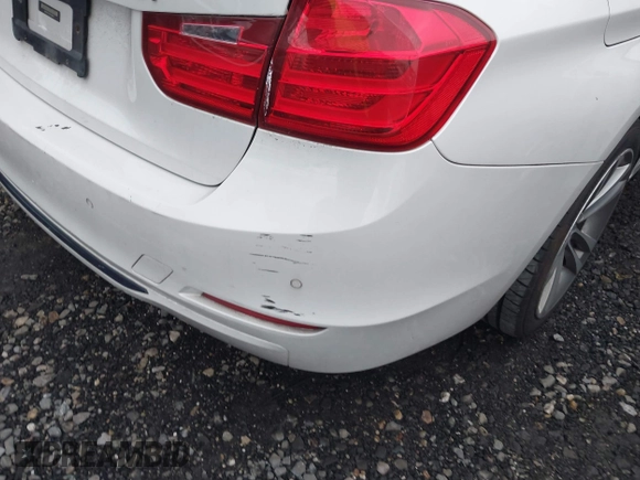 2013 BMW 3 Series 328i xDrive with VIN WBA3B5C50DF598490, listed as a IAAI auction lot 41159038 with Not provided miles and . Bid and sale history available at DreamBid. Image 6.