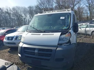 2014 Ram ProMaster Cargo z VIN 3C6TRVAG2EE101011, wystawiony jako IAAI lot #42068141 z przebiegiem Nie podano mil oraz . Historia ofert i sprzedaży dostępna na DreamBid. Obrazek 11.
