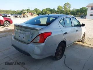 2016 Nissan Versa S z VIN 3N1CN7AP7GL834883, wystawiony jako IAAI lot #41997804 z przebiegiem 110 754 mil mil oraz . Historia ofert i sprzedaży dostępna na DreamBid. Obrazek 4.