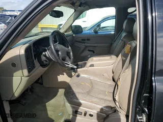 2006 Chevrolet Silverado 1500 LT1 with VIN 2GCEC13T361192679, listed as a Copart auction lot 46678595 with 204,718 mi miles and Salvage Title. Bid and sale history available at carsss.com. Image 7.