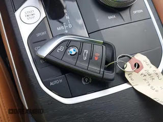 2023 BMW 4 Series 430i z VIN WBA63AV09PFN78926, wystawiony jako IAAI lot #42098820 z przebiegiem Nie podano mil oraz . Historia ofert i sprzedaży dostępna na DreamBid. Obrazek 11.