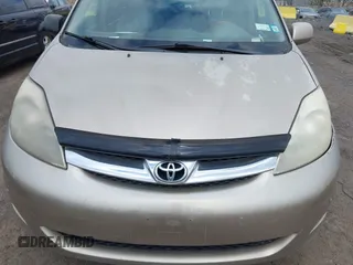 2006 Toyota Sienna XLE with VIN 5TDZA22C76S393704, listed as a IAAI auction lot 42062448 with 170,735 mi miles. Bid and sale history available at carsss.com. Image 13.