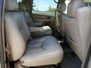 2003 Chevrolet Suburban LT with VIN 3GNGK26U33G194528, listed as a Copart auction lot 53511935 with 202,873 mi miles and Clean Title. Bid and sale history available at carsss.com. Image 11.