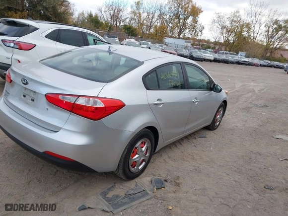 2014 Kia Forte LX with VIN KNAFK4A62E5065647, listed as a IAAI auction lot 40669819 with 171,578 mi miles. Bid and sale history available at carsss.com. Image 4.
