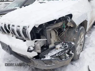 2016 Jeep Cherokee Latitude with VIN 1C4PJMCS0GW193936, listed as a IAAI auction lot 41440254 with 156,477 mi miles. Bid and sale history available at carsss.com. Image 6.