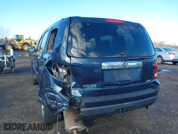 2011 Honda Pilot LX with VIN 5FNYF4H28BB089206, listed as a IAAI auction lot 41852945 with 62,116 mi miles. Bid and sale history available at carsss.com. Image 17.