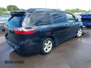 2020 Toyota Sienna LE Auto Access Seat with VIN 5TDKZ3DC0LS034445, listed as a IAAI auction lot 41445270 with 37,881 mi miles. Bid and sale history available at carsss.com. Image 4.