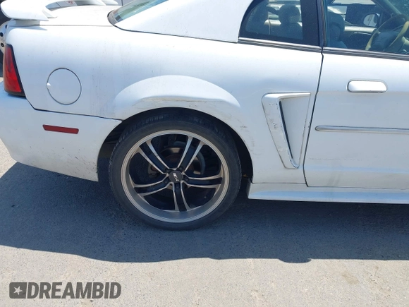 2002 Ford Mustang Standard z VIN 1FAFP40422F145109, wystawiony jako IAAI lot #42410131 z przebiegiem 200 734 mil mil oraz . Historia ofert i sprzedaży dostępna na DreamBid. Obrazek 6.
