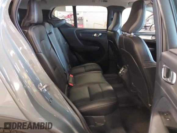 2021 Volvo XC40 Momentum z VIN YV4162UK3M2416447, wystawiony jako IAAI lot #41923981 z przebiegiem 28 654 mil mil oraz . Historia ofert i sprzedaży dostępna na DreamBid. Obrazek 8.