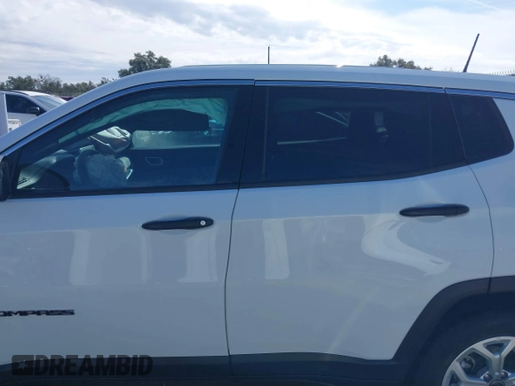 2025 Jeep Compass Sport with VIN 3C4NJDAN9ST516030, listed as a IAAI auction lot 41471666 with 2,094 mi miles and . Bid and sale history available at DreamBid. Image 15.