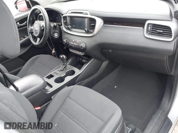 2017 Kia Sorento LX with VIN 5XYPG4A33HG297281, listed as a IAAI auction lot 41962658 with 127,795 mi miles. Bid and sale history available at carsss.com. Image 5.