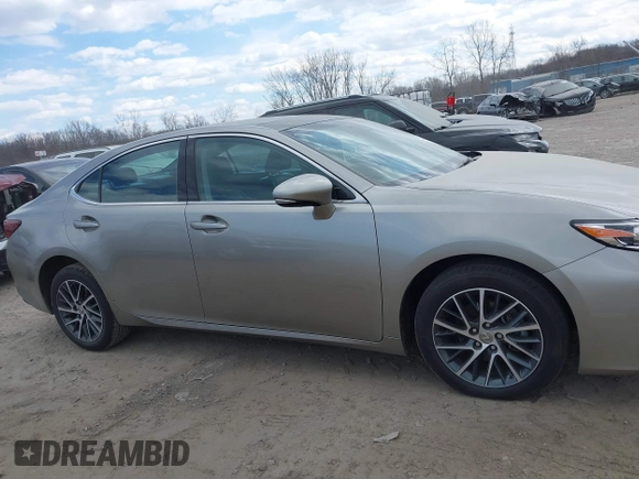 2018 Lexus ES with VIN 58ABK1GG4JU087587, listed as a IAAI auction lot 41869620 with 41,792 mi miles. Bid and sale history available at carsss.com. Image 13.