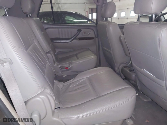 2006 Toyota Sequoia Limited with VIN 5TDBT48A86S271771, listed as a IAAI auction lot 41940143 with 263,155 mi miles. Bid and sale history available at carsss.com. Image 8.