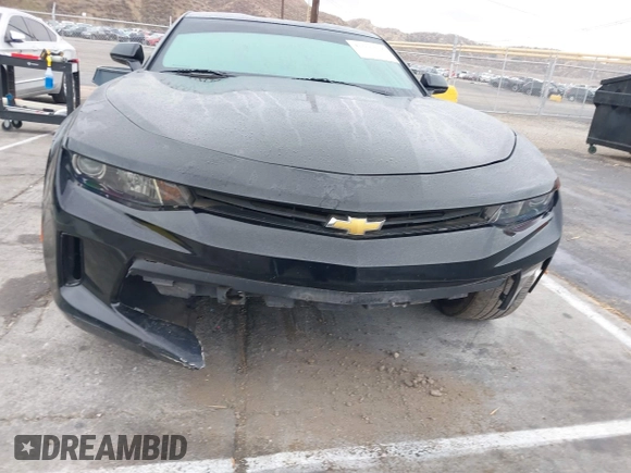2017 Chevrolet Camaro 1LT z VIN 1G1FB1RS5H0203694, wystawiony jako IAAI lot #41560968 z przebiegiem Nie podano mil oraz . Historia ofert i sprzedaży dostępna na DreamBid. Obrazek 6.