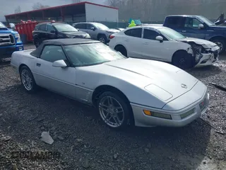 1996 Chevrolet Corvette with VIN 1G1YY32P4T5120035, listed as a IAAI auction lot 41608271 with 1 mi miles. Bid and sale history available at carsss.com. Image 1.