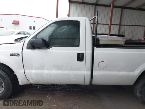2002 Ford F-250 XL z VIN 1FTNF20L22EB02819, wystawiony jako IAAI lot #42183365 z przebiegiem 254 171 mil mil oraz . Historia ofert i sprzedaży dostępna na DreamBid. Obrazek 14.