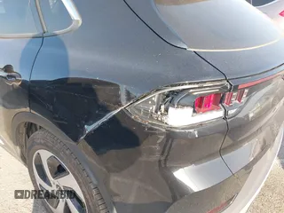 2023 VinFast VF 8 Eco с VIN RLLV1AEB9PH003158, выставлен на аукционе IAAI как лот 41615030 с пробегом 8 711 миль миль и . История ставок и продаж доступна на DreamBid. Изображение 23.