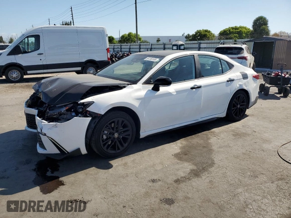 2025 Toyota Camry LE z VIN 4T1DAACK6SU062124, wystawiony jako Copart lot #54156185 z przebiegiem 16 210 mil mil oraz Szkoda całkowita • Salvage title. Historia ofert i sprzedaży dostępna na DreamBid. Obrazek 1.