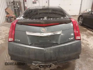 2011 Cadillac CTS-V z VIN 1G6DV1EP2B0126431, wystawiony jako IAAI lot #41511633 z przebiegiem 52 738 mil mil oraz . Historia ofert i sprzedaży dostępna na DreamBid. Obrazek 16.