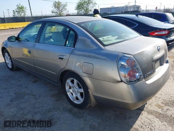 2005 Nissan Altima 2.5 S with VIN 1N4AL11D05C144081, listed as a IAAI auction lot 42035985 with 190,917 mi miles. Bid and sale history available at carsss.com. Image 3.