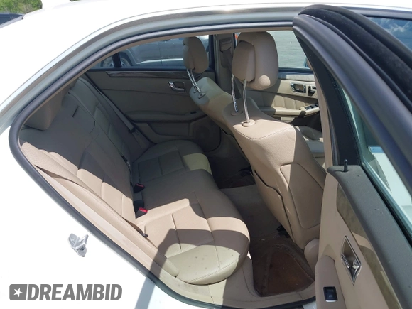 2011 Mercedes-Benz E-Class E 350 Luxury with VIN WDDHF8HB0BA422696, listed as a IAAI auction lot 42006732 with 147,653 mi miles. Bid and sale history available at carsss.com. Image 8.
