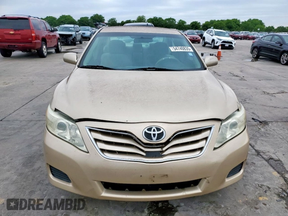 2010 Toyota Camry z VIN 4T1BF3EK4AU112728, wystawiony jako Copart lot #54740835 z przebiegiem 133 340 mil mil oraz Szkoda całkowita • Salvage title. Historia ofert i sprzedaży dostępna na DreamBid. Obrazek 5.