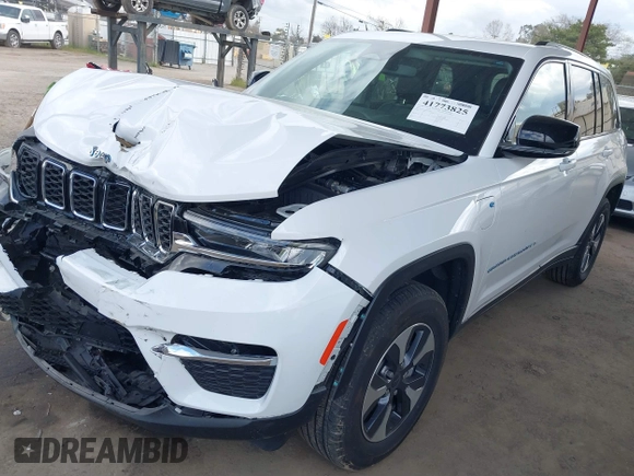 2023 Jeep Grand Cherokee with VIN 1C4RJYB60PC650900, listed as a IAAI auction lot 41773825 with 19,243 mi miles and . Bid and sale history available at DreamBid. Image 18.