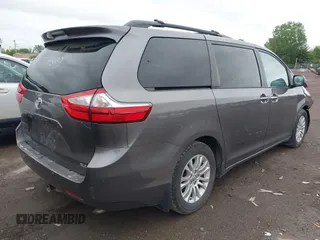 2016 Toyota Sienna XLE z VIN 5TDYK3DC3GS714599, wystawiony jako IAAI lot #42240471 z przebiegiem 135 746 mil mil oraz . Historia ofert i sprzedaży dostępna na DreamBid. Obrazek 4.
