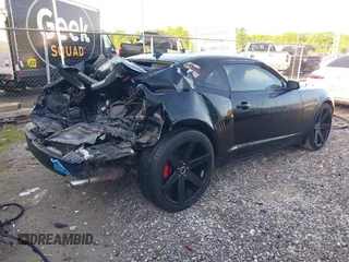 2011 Chevrolet Camaro 1LT z VIN 2G1FB1ED1B9150934, wystawiony jako IAAI lot #41981291 z przebiegiem 151 435 mil mil oraz . Historia ofert i sprzedaży dostępna na DreamBid. Obrazek 4.