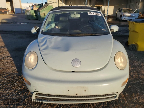 2004 Volkswagen Beetle GL with VIN 3VWBM31Y04M353115, listed as a Copart auction lot 88881005 with 123,870 mi miles and Salvage Title. Bid and sale history available at DreamBid. Image 5.