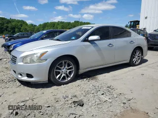 2011 Nissan Maxima SV z VIN 1N4AA5APXBC845939, wystawiony jako Copart lot #56726805 z przebiegiem 135 422 mil mil oraz Czysty tytuł • Clean title. Historia ofert i sprzedaży dostępna na DreamBid. Obrazek 1.