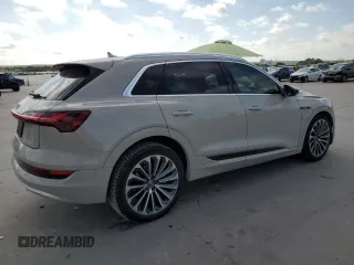 2019 Audi e-tron Prestige with VIN WA1VABGEXKB011122, listed as a Copart auction lot 48333563 with 25,542 mi miles. Bid and sale history available at carsss.com. Image 3.