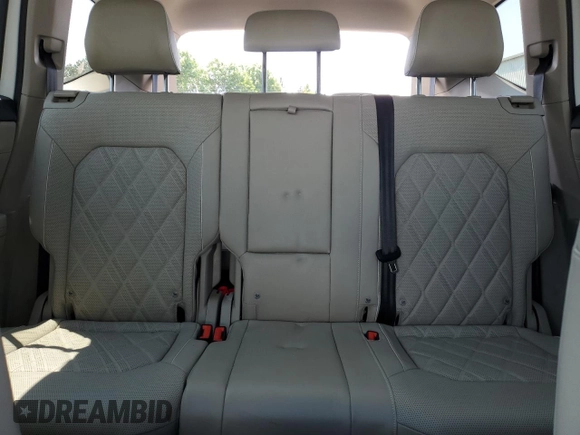 2024 Volkswagen Atlas SEL Premium R-Line with VIN 1V2FR2CA2RC557387, listed as a Copart auction lot 60269075 with 6,676 mi miles and Salvage title. Bid and sale history available at DreamBid. Image 10.