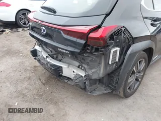 2021 Lexus UX 250h z VIN JTHX9JBHXM2049972, wystawiony jako IAAI lot #40956792 z przebiegiem 47 882 mil mil oraz . Historia ofert i sprzedaży dostępna na DreamBid. Obrazek 18.