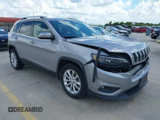 2019 Jeep Cherokee Latitude z VIN 1C4PJLCB7KD357813, wystawiony jako IAAI lot #42581898 z przebiegiem 125 967 mil mil oraz . Historia ofert i sprzedaży dostępna na DreamBid. Obrazek 1.