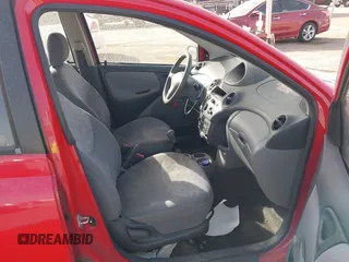 2001 Toyota ECHO z VIN JTDBT123410130135, wystawiony jako IAAI lot #41760421 z przebiegiem 247 502 mil mil oraz . Historia ofert i sprzedaży dostępna na DreamBid. Obrazek 5.