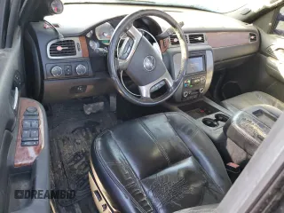 2007 GMC Sierra 2500HD SLT z VIN 1GTHK29647E522613, wystawiony jako Copart lot #42806305 z przebiegiem 253 385 mil mil oraz Szkoda całkowita • Salvage title. Historia ofert i sprzedaży dostępna na DreamBid. Obrazek 8.