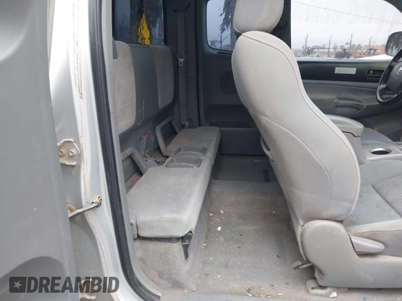 2006 Toyota Tacoma PreRunner z VIN 5TETU62N36Z153154, wystawiony jako IAAI lot #42450775 z przebiegiem 421 651 mil mil oraz . Historia ofert i sprzedaży dostępna na DreamBid. Obrazek 8.