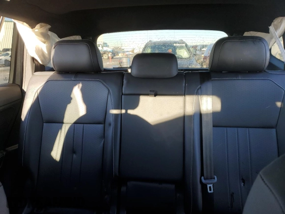 2024 Volkswagen Tiguan SE R-Line Black with VIN 3VV8B7AX9RM129190, listed as a Copart auction lot 88145965 with 3,921 mi miles and Salvage title. Bid and sale history available at DreamBid. Image 10.