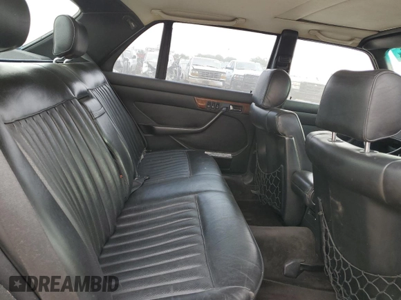 1987 Mercedes-Benz 560 with VIN WDBCA39DXHA343601, listed as a Copart auction lot 53922265 with 263,600 mi miles and Clean Title. Bid and sale history available at DreamBid. Image 10.
