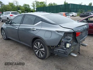 2020 Nissan Altima SV z VIN 1N4BL4DWXLC172566, wystawiony jako IAAI lot #42359457 z przebiegiem 122 856 mil mil oraz . Historia ofert i sprzedaży dostępna na DreamBid. Obrazek 3.