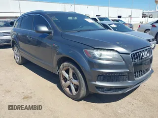2014 Audi Q7 3.0T S line Prestige with VIN WA1DGAFE7ED011657, listed as a IAAI auction lot 41775200 with 149,395 mi miles. Bid and sale history available at carsss.com. Image 1.