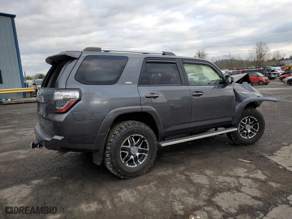 2020 Toyota 4Runner SR5 with VIN JTEBU5JRXL5813596, listed as a Copart auction lot 39779893 with 27,470 mi miles. Bid and sale history available at carsss.com. Image 3.